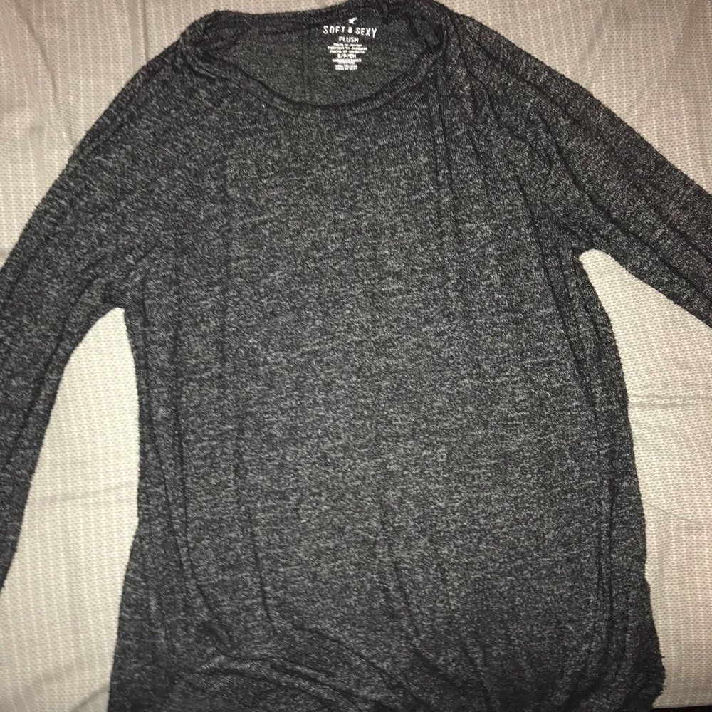 Soft and sexy America Eagle sweater